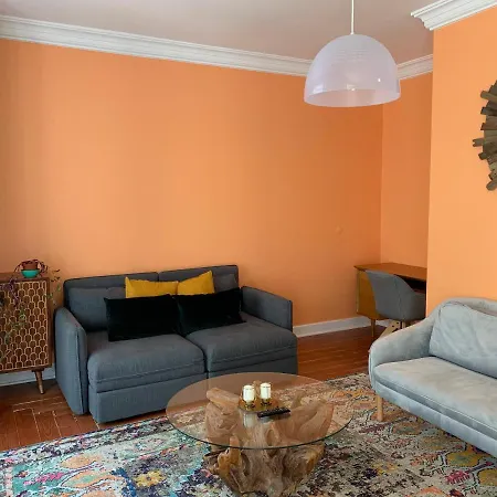 Appartement Spacious 1 Bedroom With A Parking Spot In Chiado Lissabon