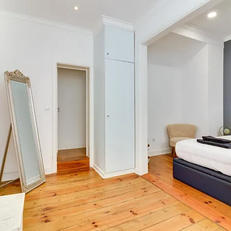 Spacious 1 Bedroom With A Parking Spot In Chiado Appartamento *
