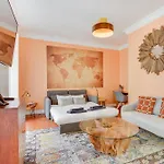 Spacious 1 Bedroom With A Parking Spot In Chiado